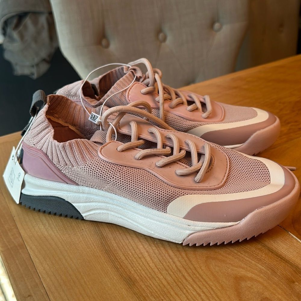 Zara kids tennis shoe NWT‎